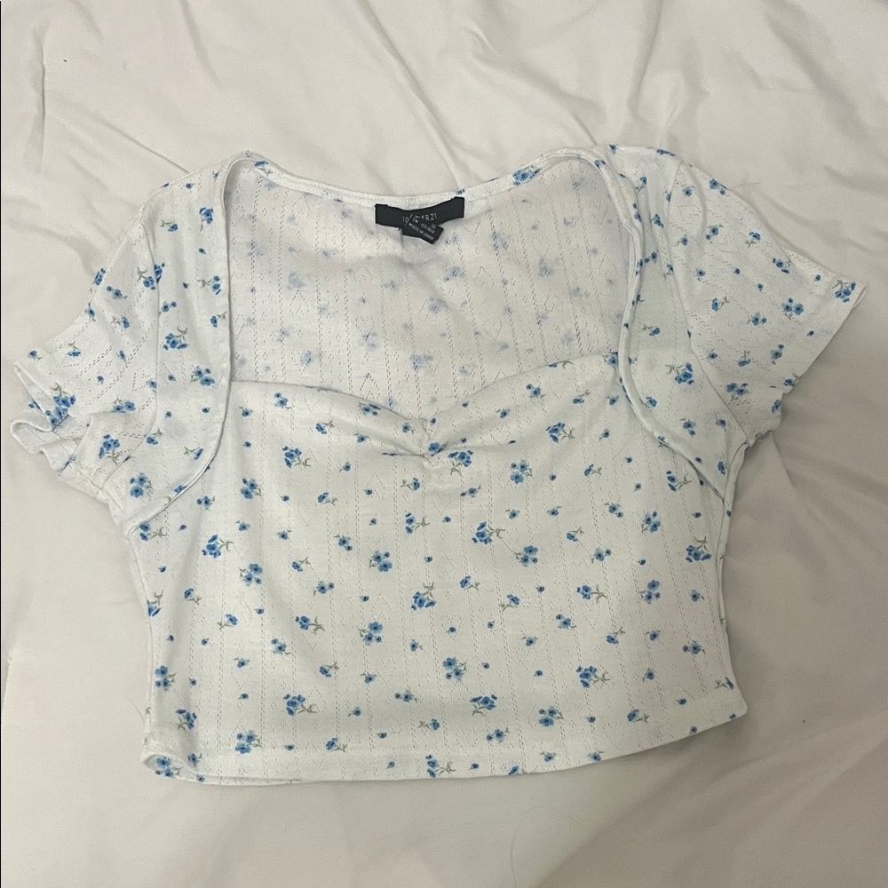 Forever 21 Blue and White Floral Tank Top